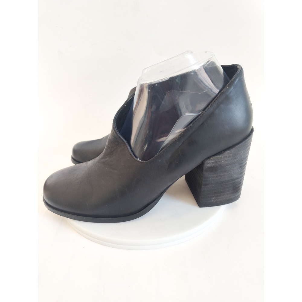Free People Leather Ankle Boots 8 / 38 Black V-Cut Block Heel Shooties Terrah - Picture 12 of 12